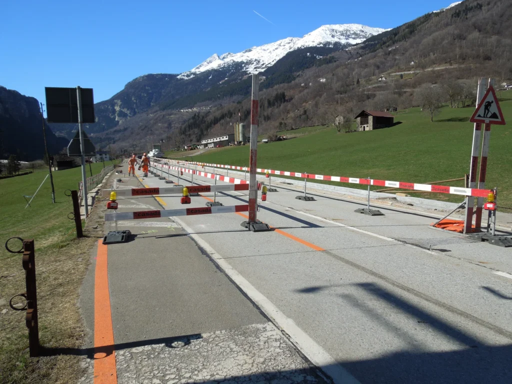 Manutenzione Strade Cordolo - Faido — fotografia 1